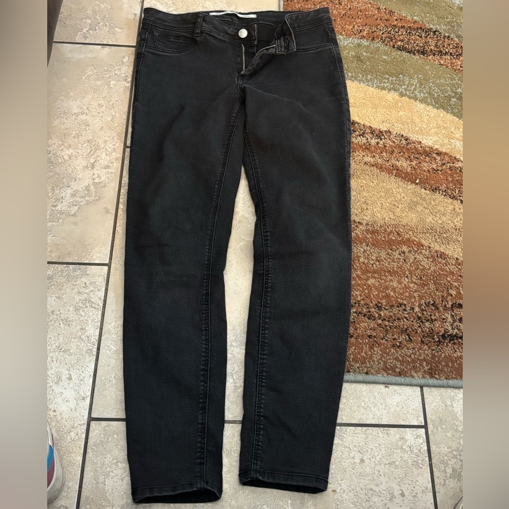 Zara Black Skinny Jeans — Classic Slim Silhouette